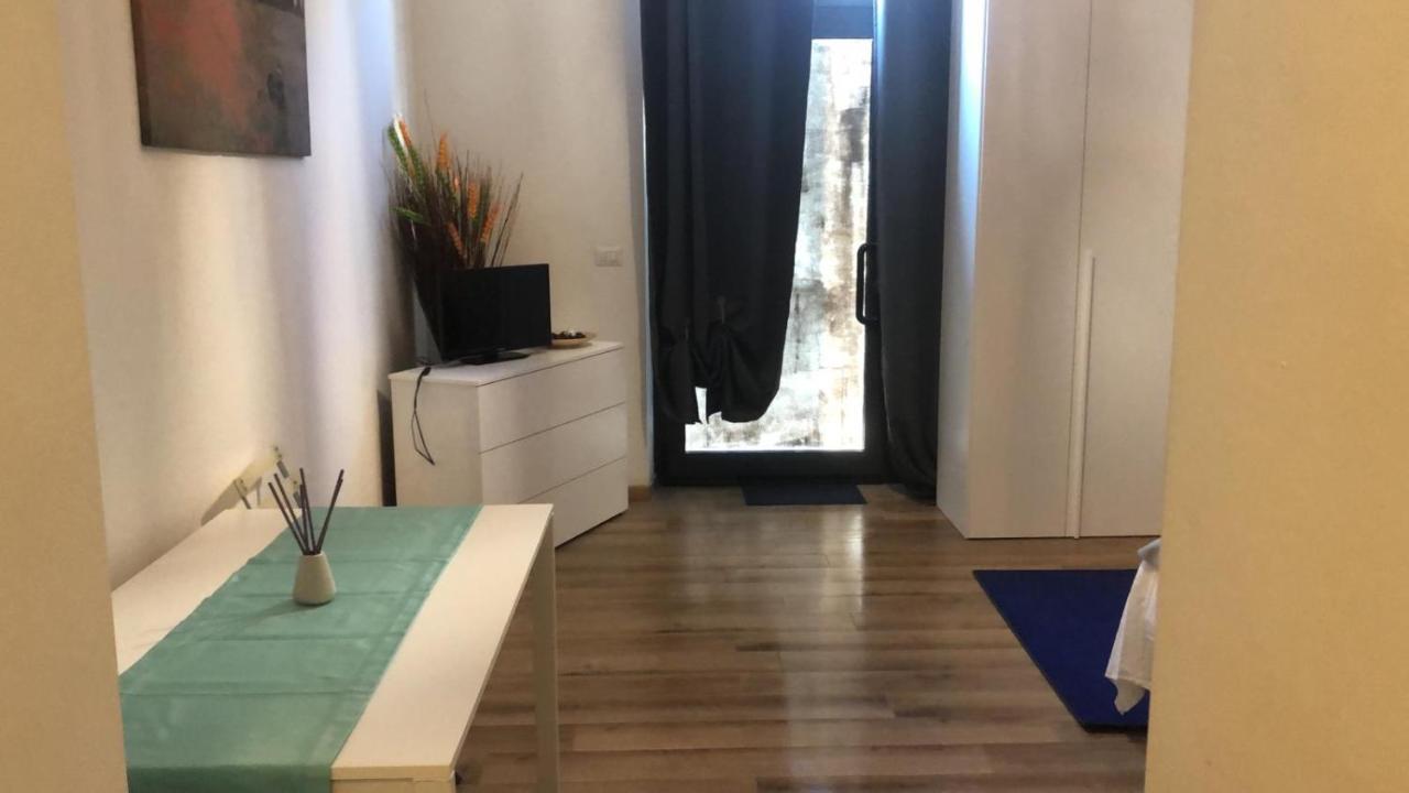 Apartamento Monolocale Arredato Con Una Camera Parma Exterior foto